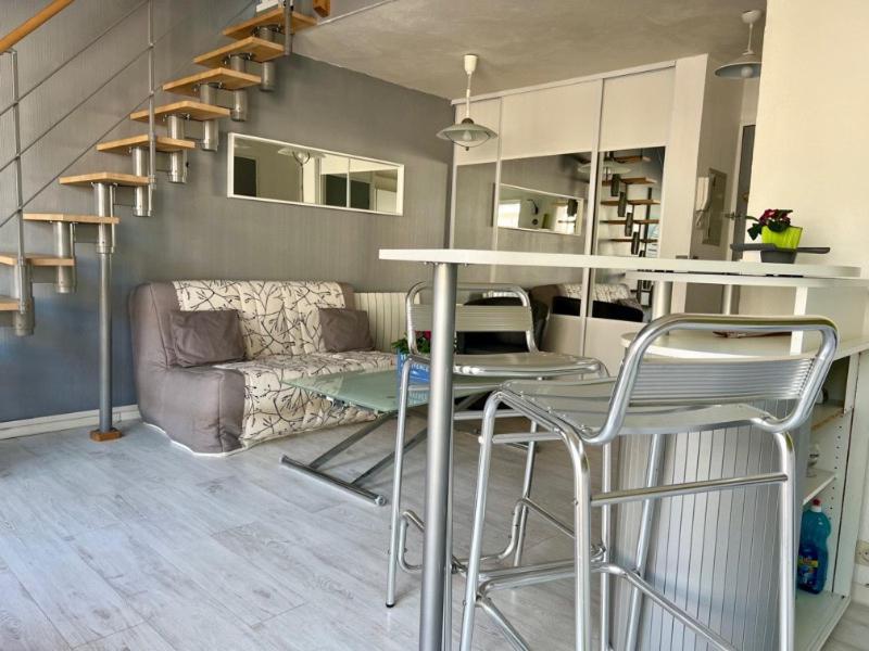 Joli Et Spacieux Studio Avec Garage Au Bord De Mer Fréjus Exterior photo
